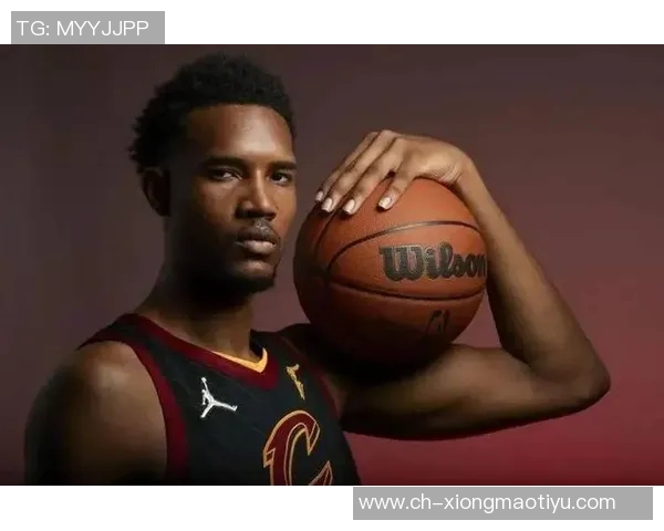 小莫布里首秀表现亮眼18分钟内贡献12分6板2助助力球队胜利