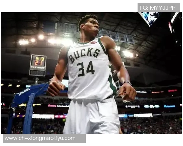 字母哥罚球全中空接暴扣绝杀全场砍下30分10板5助展现超级巨星风范