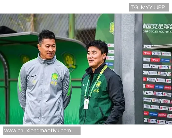 国安迅速调整训练计划总经理李明亲临现场指导球队训练 国安迅速调整训练计划总经理李明亲临现场指导球队训练