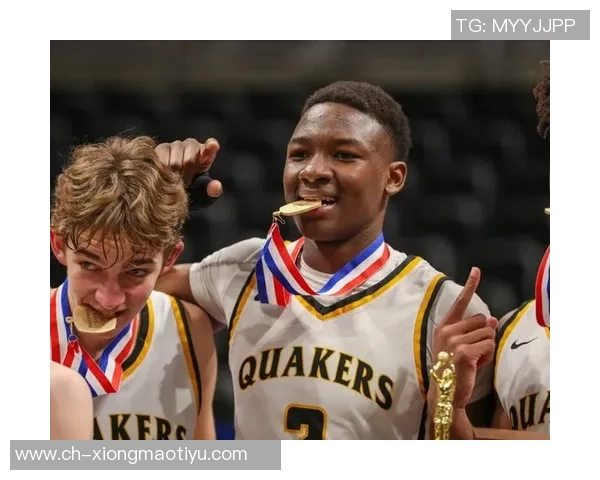 阿杜蒂耶罗在G联盟上演惊天隔扣防守球员被撞翻在地